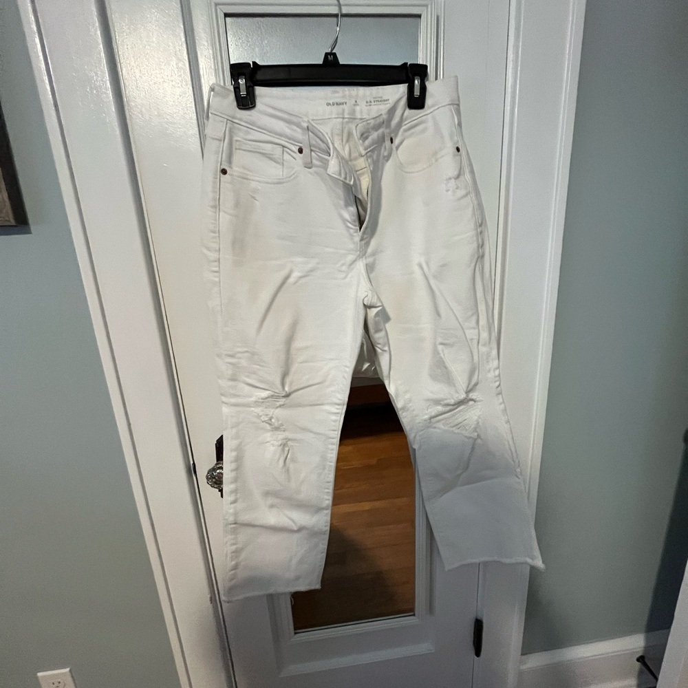 Old Navy White distressed Jean 8 petite